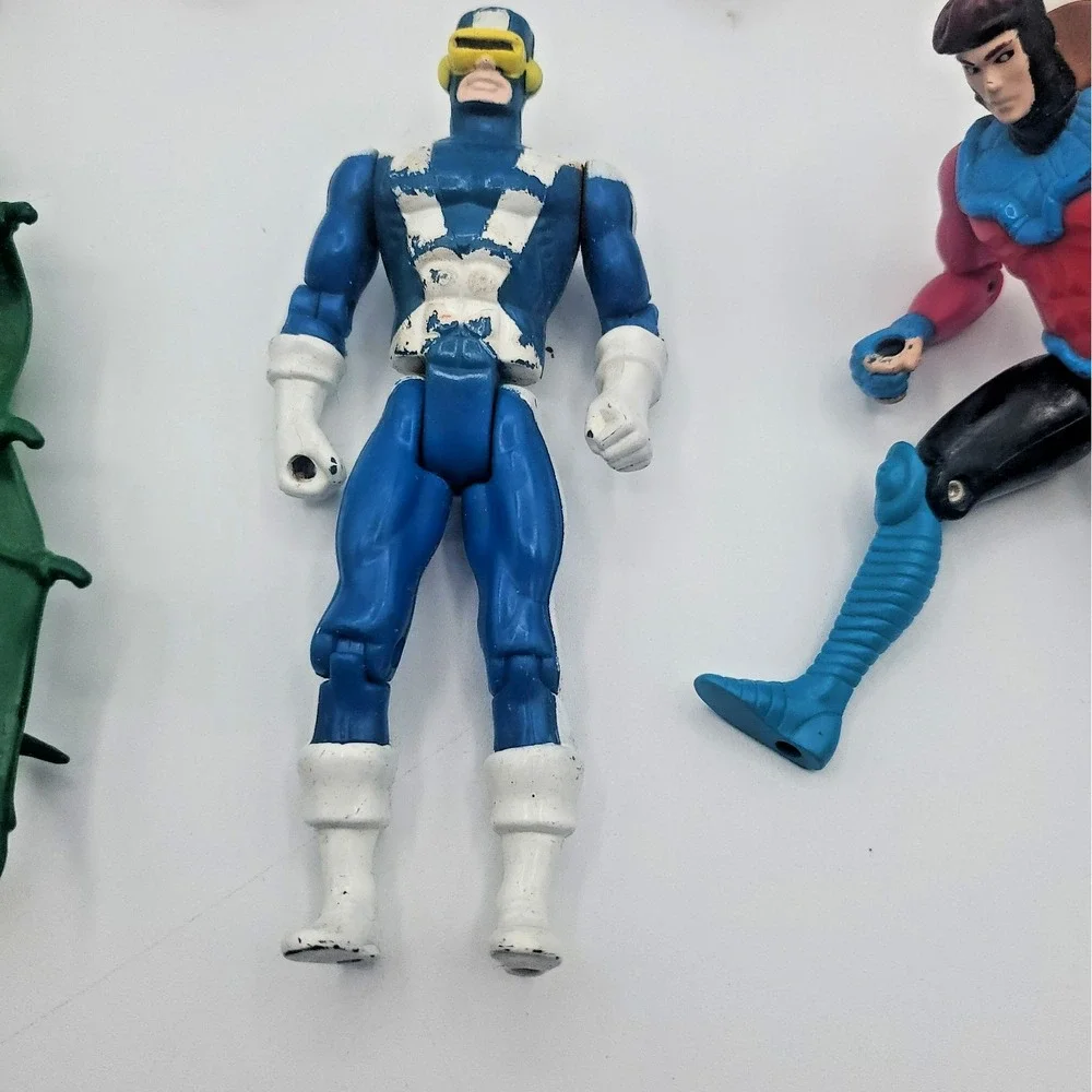 Vintage 1990s Toy Biz Marvel X-Men DC Action Figure Lot 11 Figures